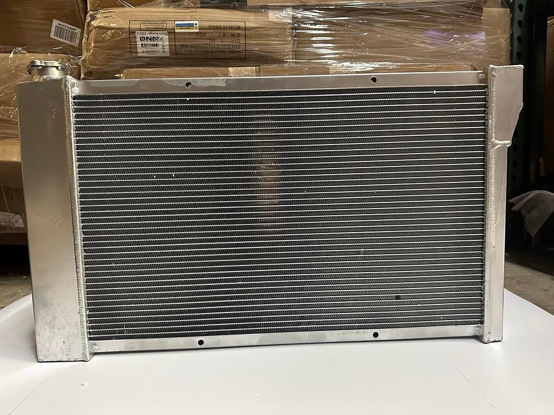 3-Row Full Aluminum Radiator Compatible with 1967-1972 C-/K-Series Pickup, 1968-1972 G-/P-Series Van / K15/K25/K35 Pickup MT 3. 8L 4. 1L 4. 8L RA-CHEVYT67-L6-3