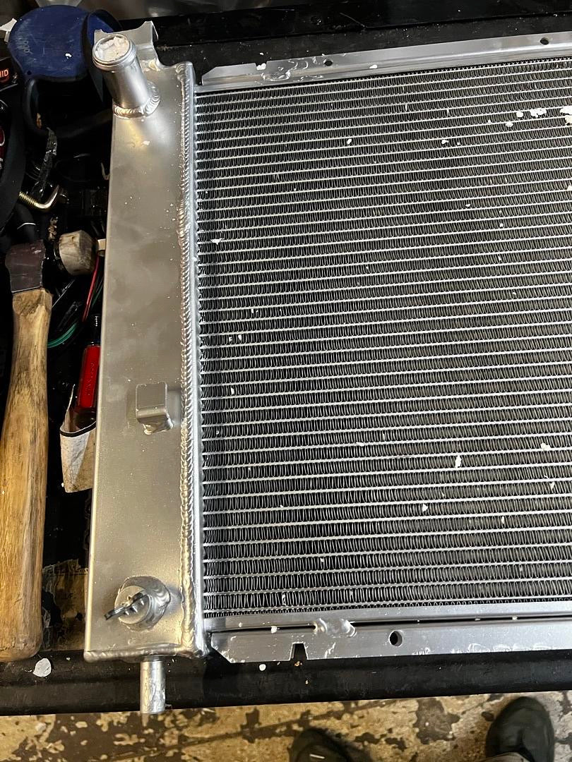 2-Row Full Aluminum Radiator  00-07 GMC Yukon 00-06 GMC Yukon XL 1500 99-06 GMC Sierra 1500 silverado 99-00 GMC Sierra 2500 02-05 Cadillac Escalade