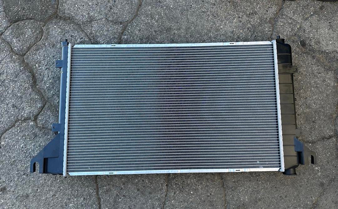 OE style Aluminum core Radiator for 94-02 Ram 1500 / 2500 / 3500/ 3.9 / 5.2 / 5.9 / V8 / 99-01 Ramcharger 3.9 / 5.2 / 5.9/ V8 fits automatic transmission models OEM-RA-2291