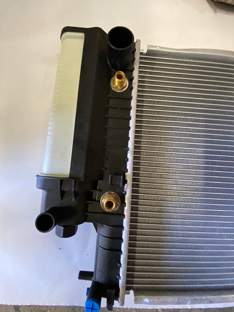 89-95 bmw 525i / 525IT Aluminum Radiator AT / MT OEM-RA-979