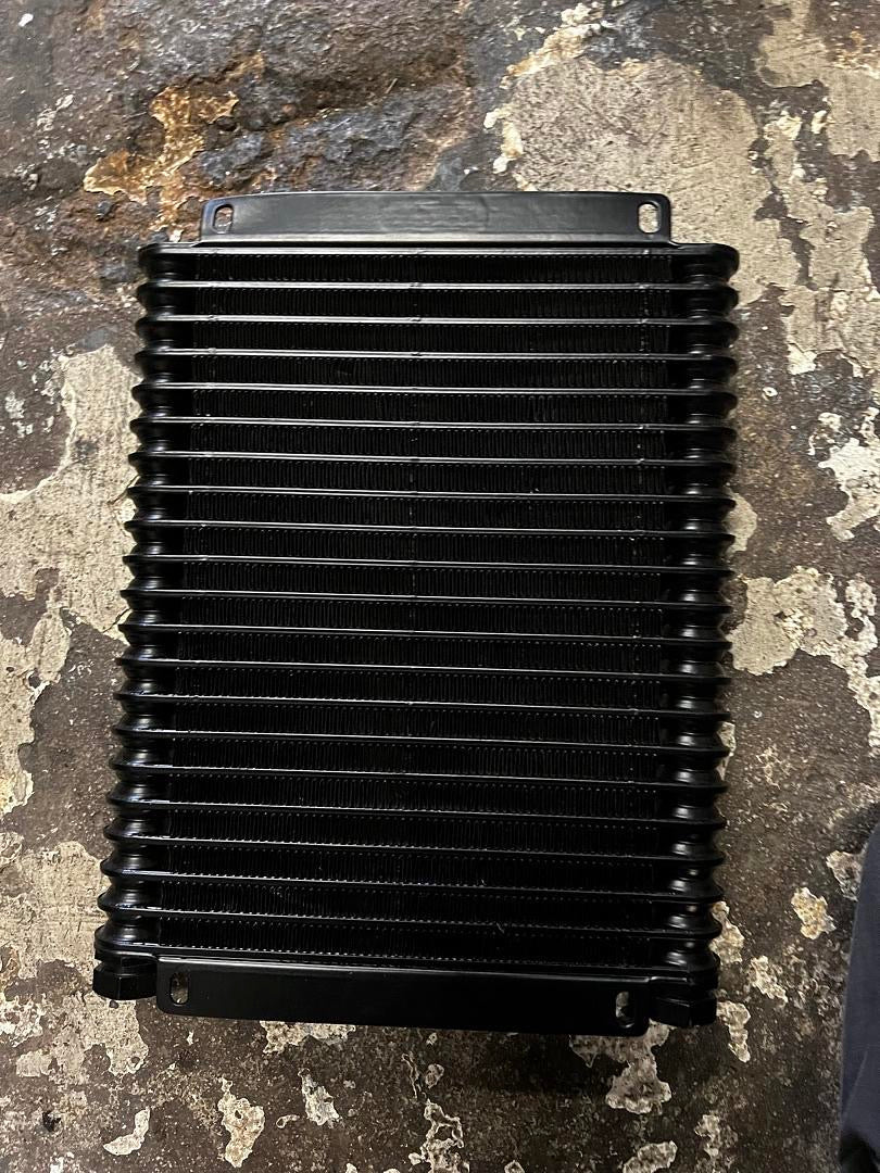 Derale 9000 Series Fin and Plate Transmission Coolers