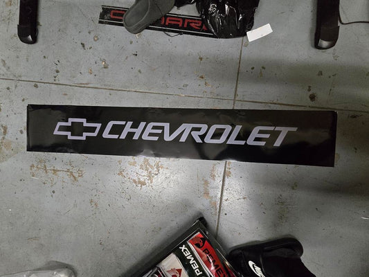 Chevrolet decal 60x9.4 grey lettering blk background